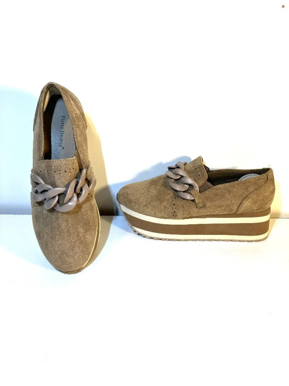 PIERRE DUMAS Taupe Suede Platform Slip-on Loafers. Size 7. NWoT.